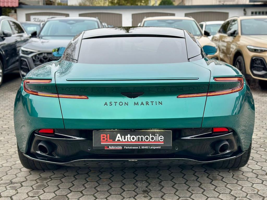 Aston Martin DB12