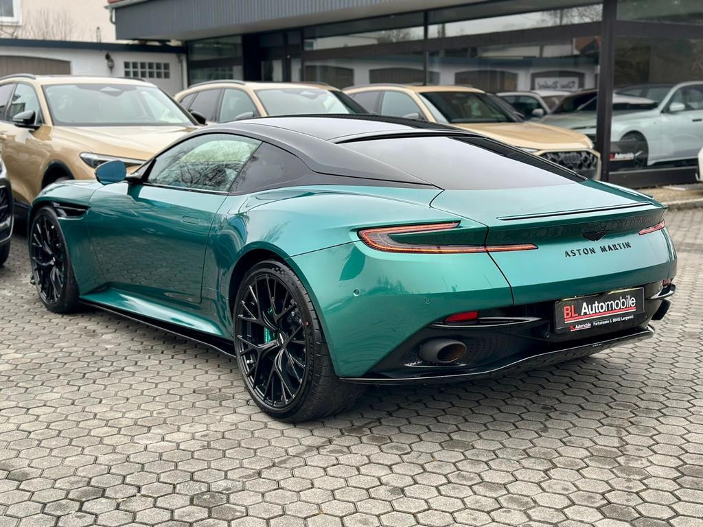 Aston Martin DB12