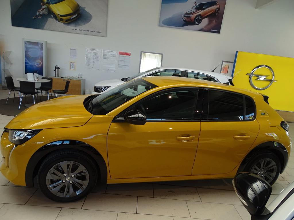 Peugeot e-208