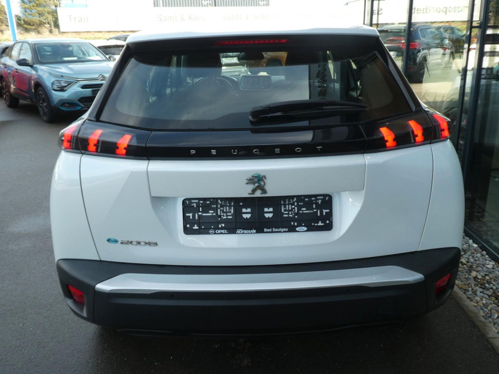 Peugeot e-2008