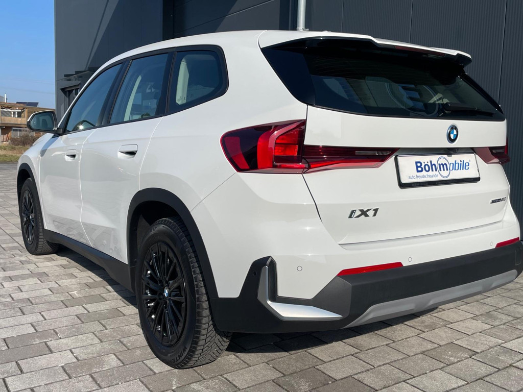 BMW iX1
