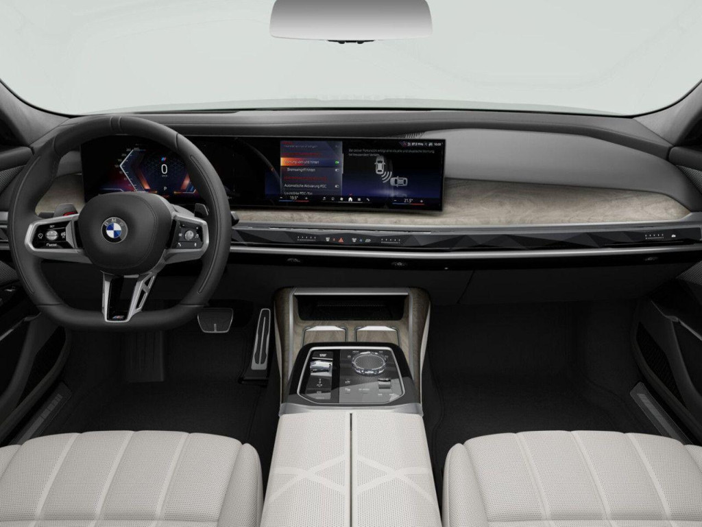 BMW i7