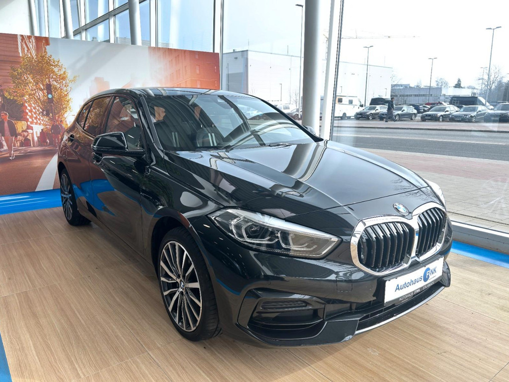 BMW 1 Serie 120 Sport Line Sedan 120i
