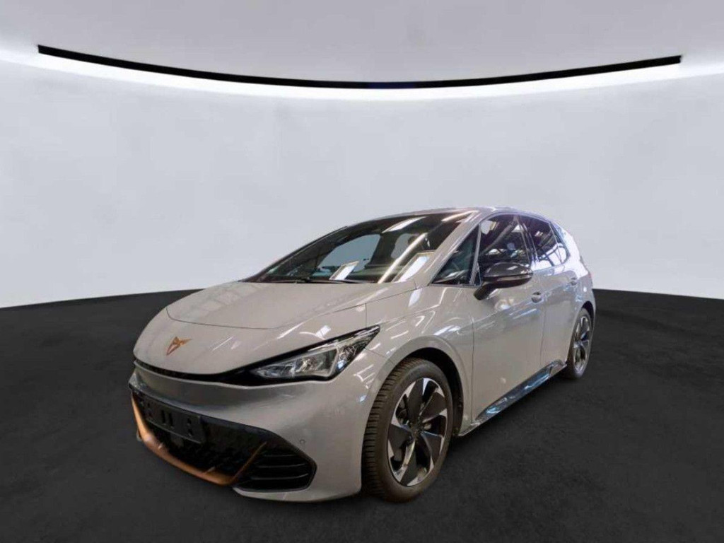 Cupra Born 62kWh 205PS NAVI LED 19LM GJR KAMERA ACC