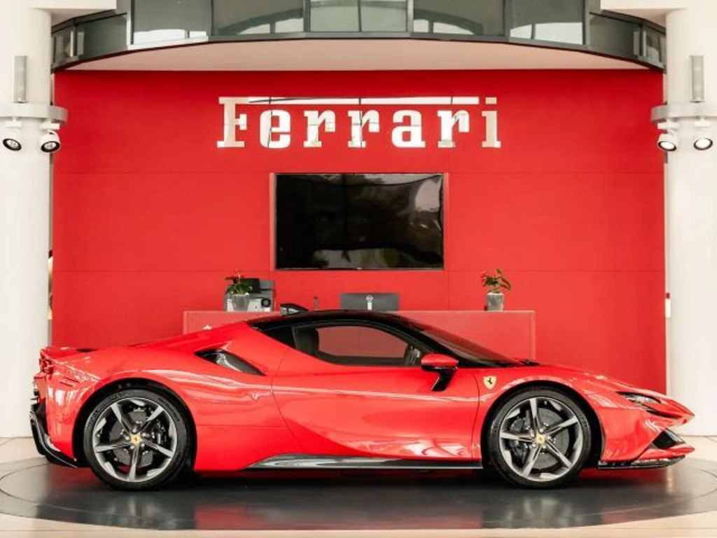 Ferrari SF90
