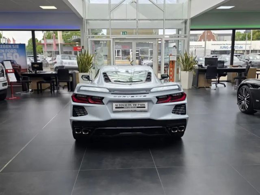 Corvette C8