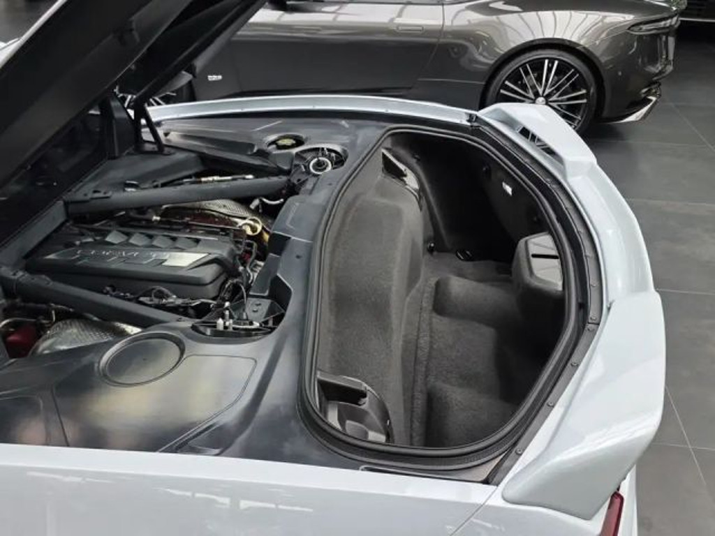 Corvette C8