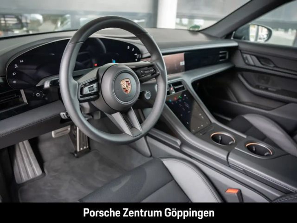 Porsche Taycan 4S Cross Turismo