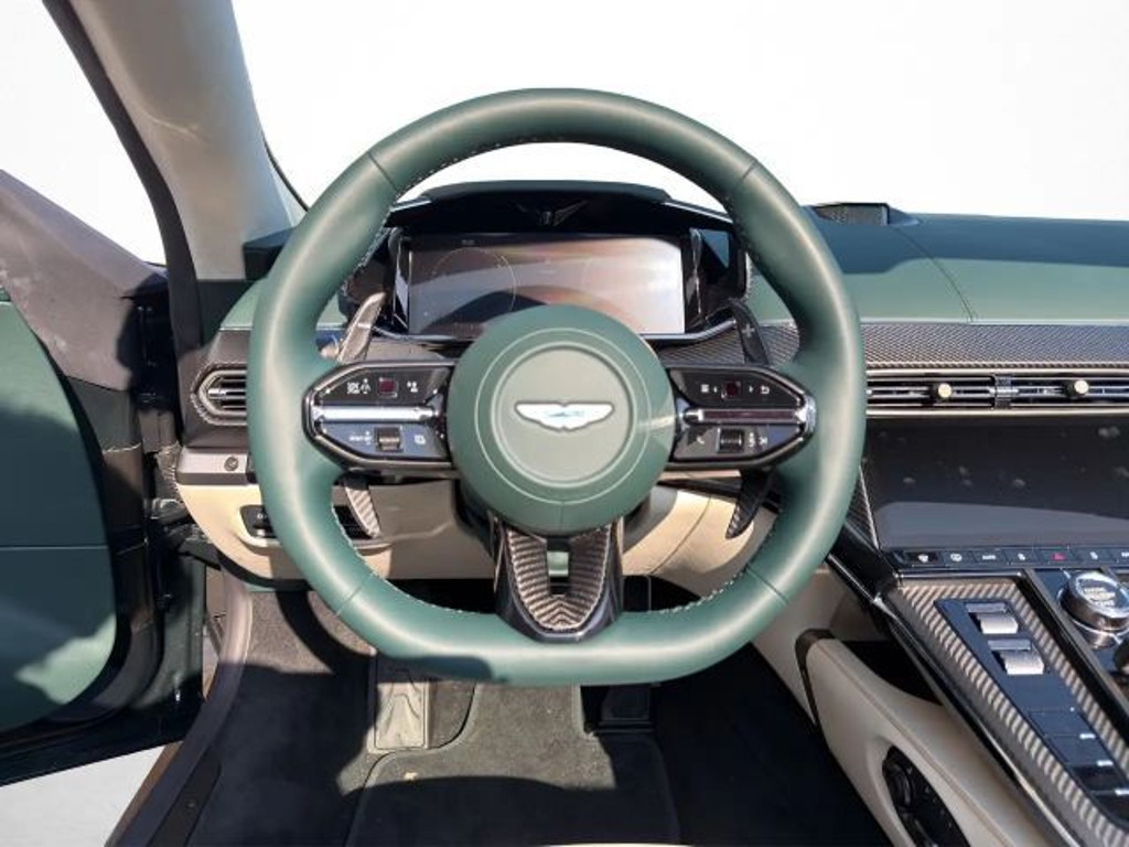 Aston Martin V8