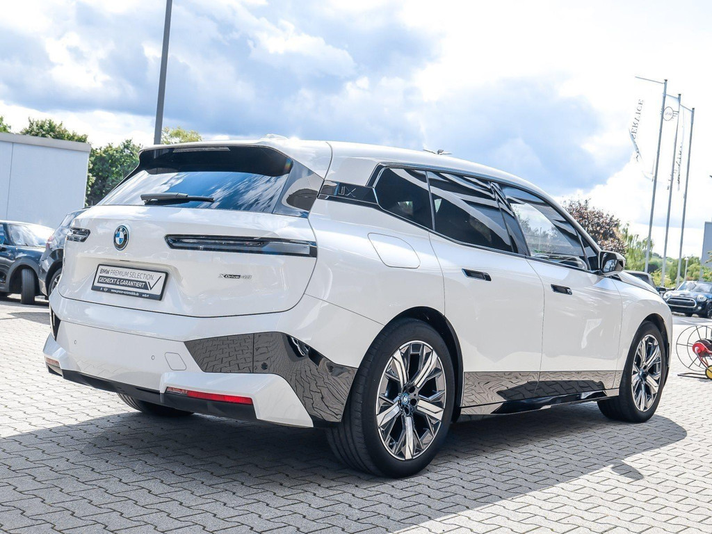 BMW iX xDrive40