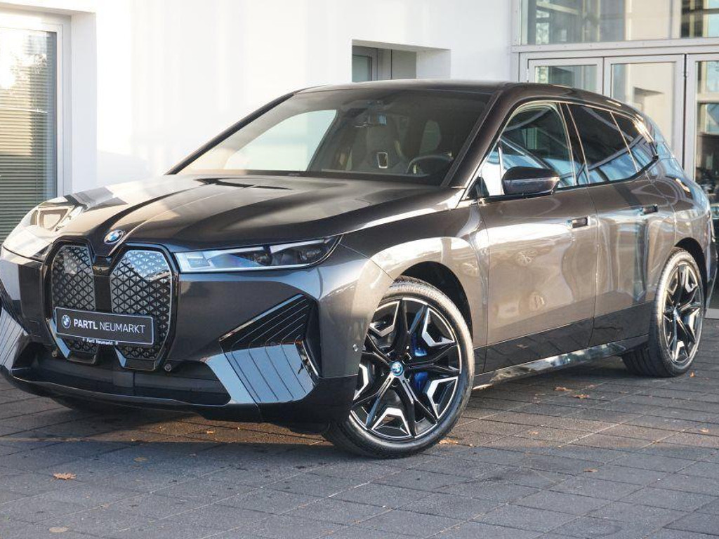 BMW iX xDrive50