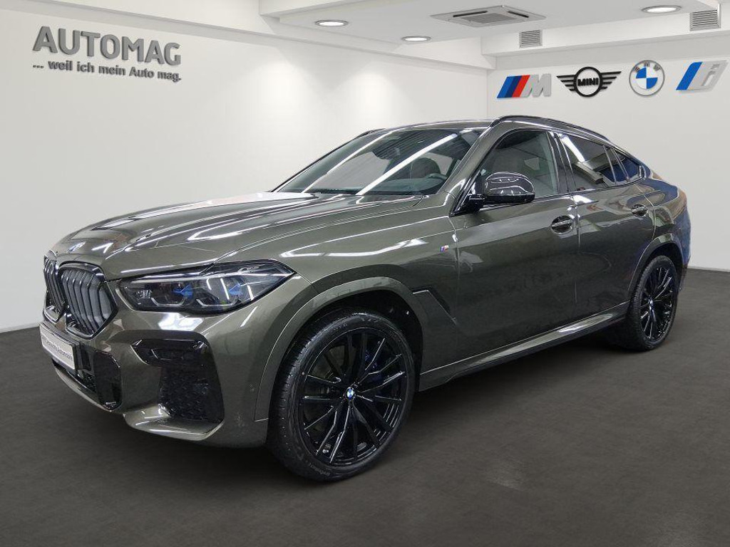 BMW X6 M50i
