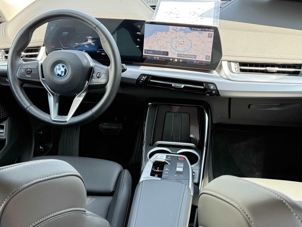BMW iX1