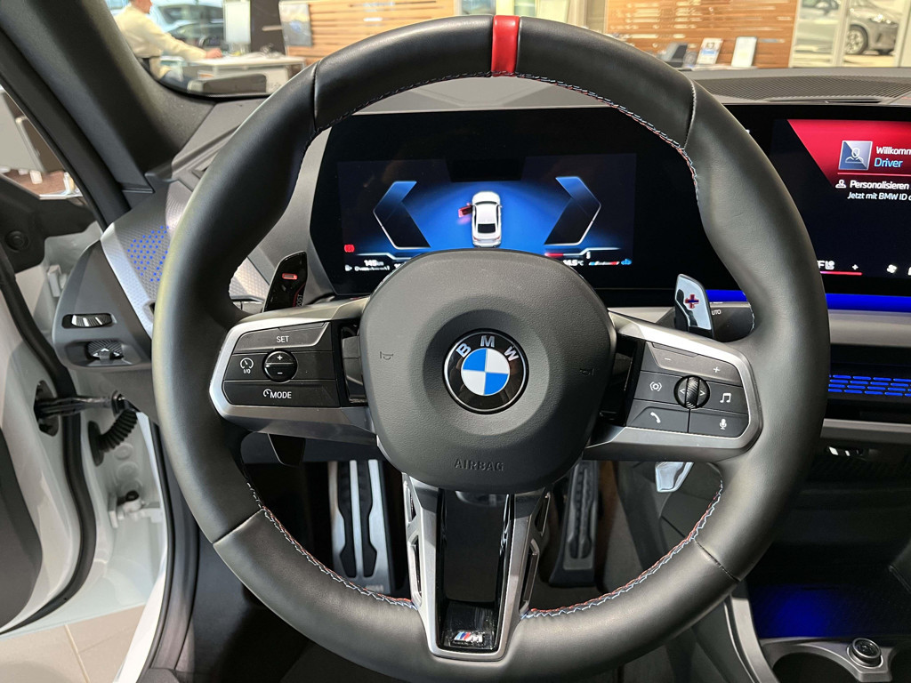 BMW M235