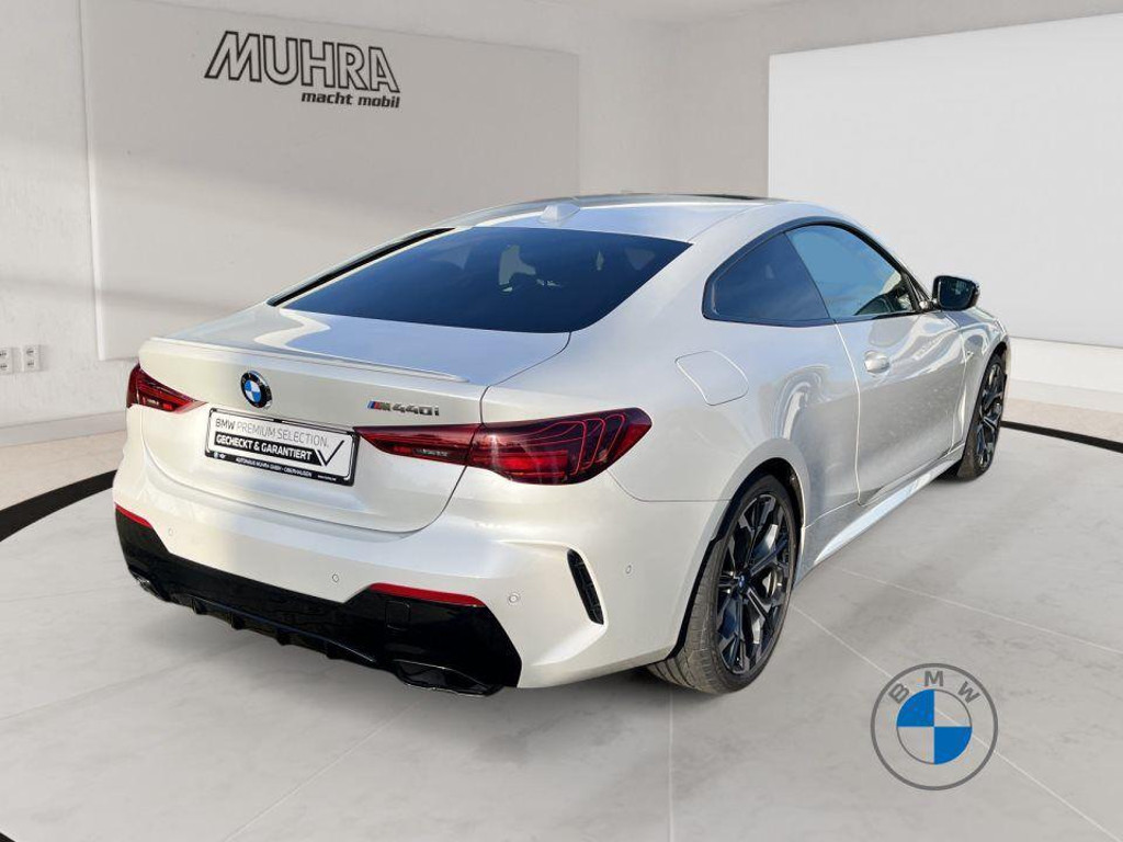 BMW M440