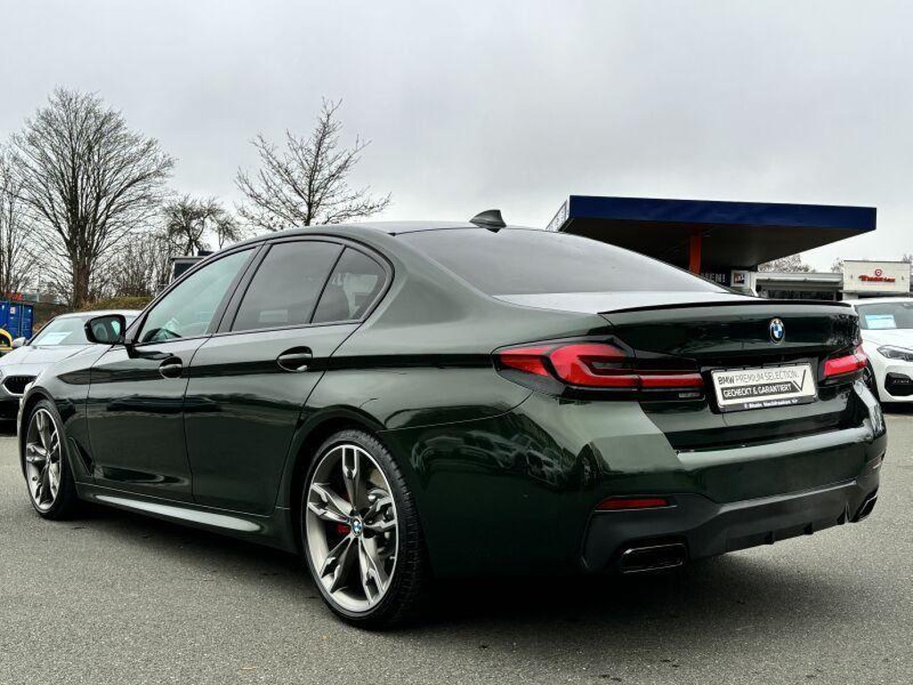 BMW M550