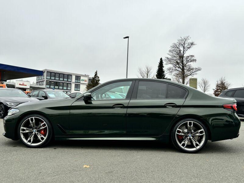 BMW M550