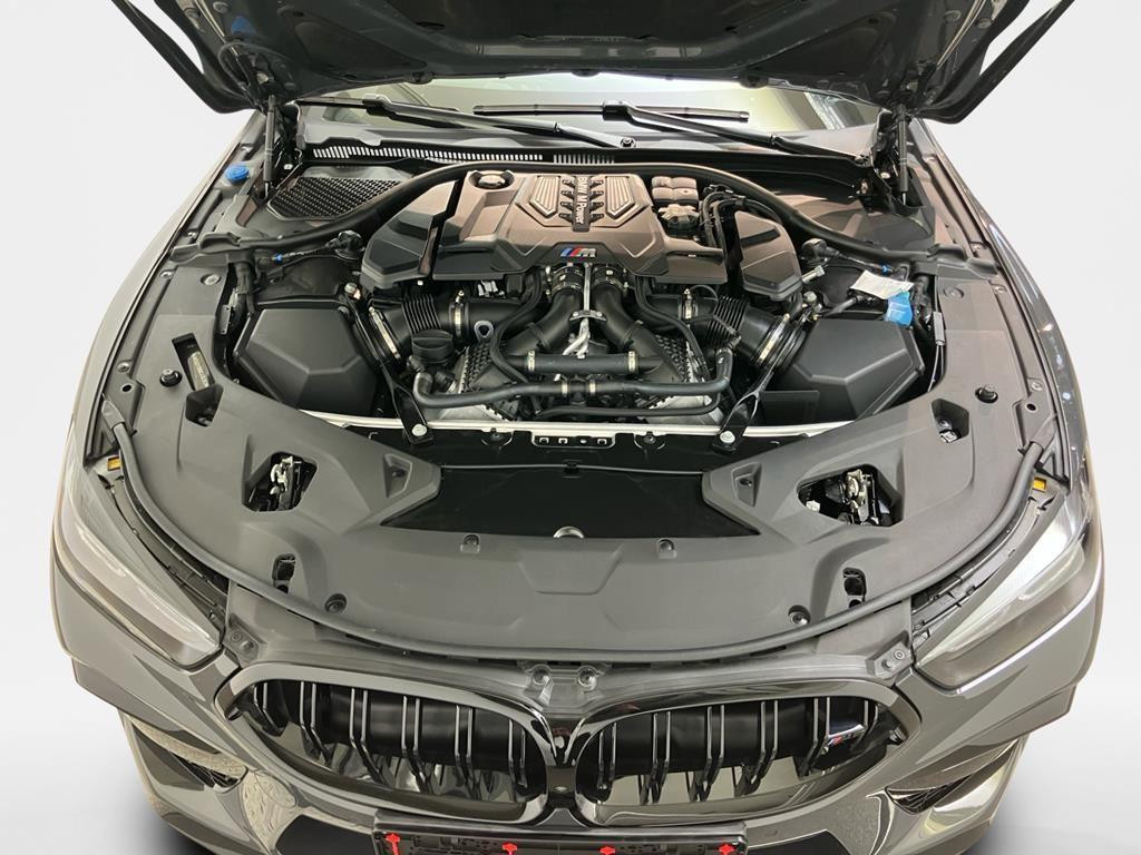 BMW M8