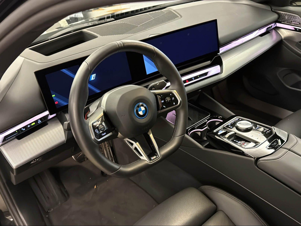 BMW i5