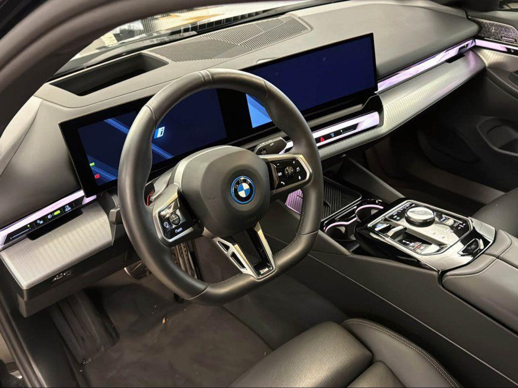BMW i5