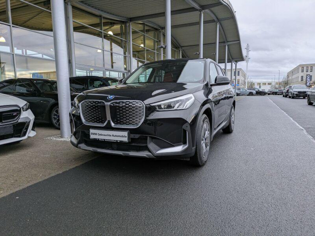BMW iX1
