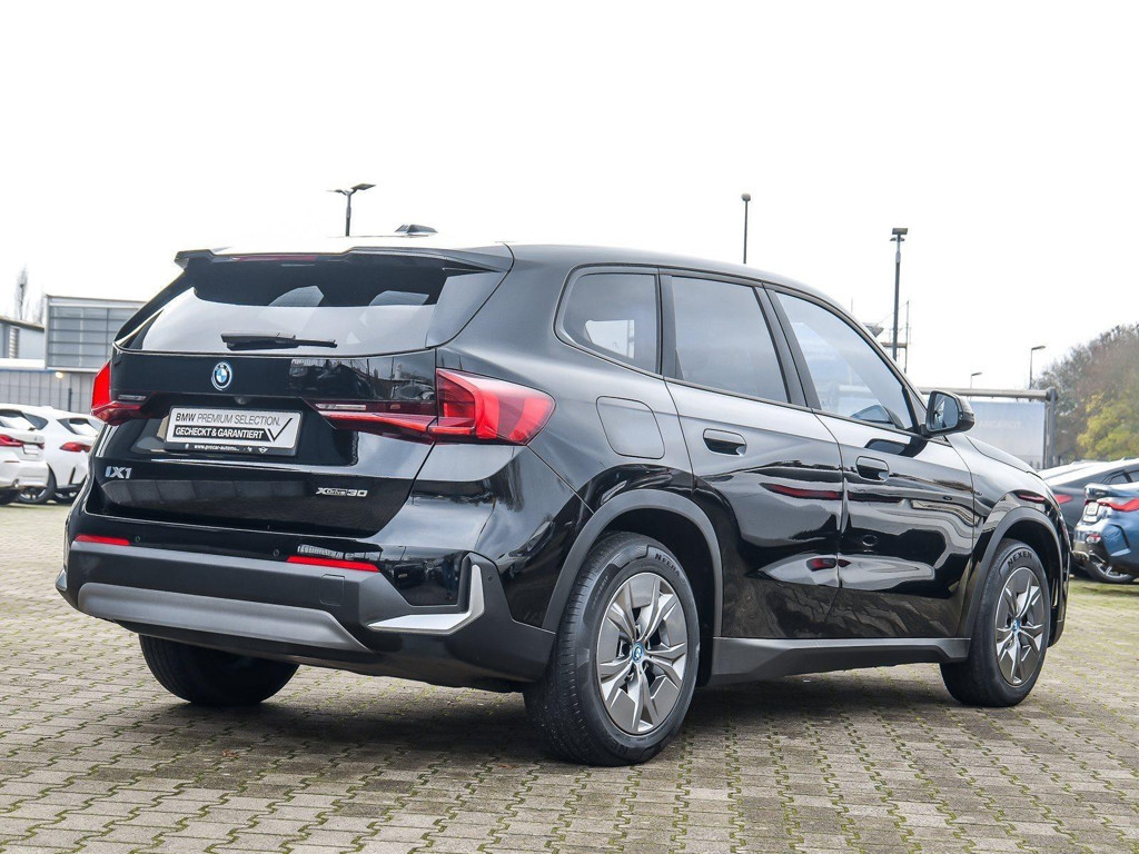 BMW iX1 xDrive30