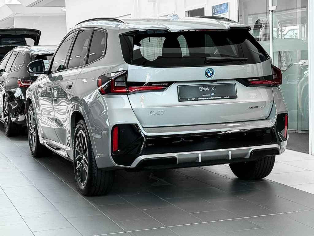 BMW iX1 xDrive30