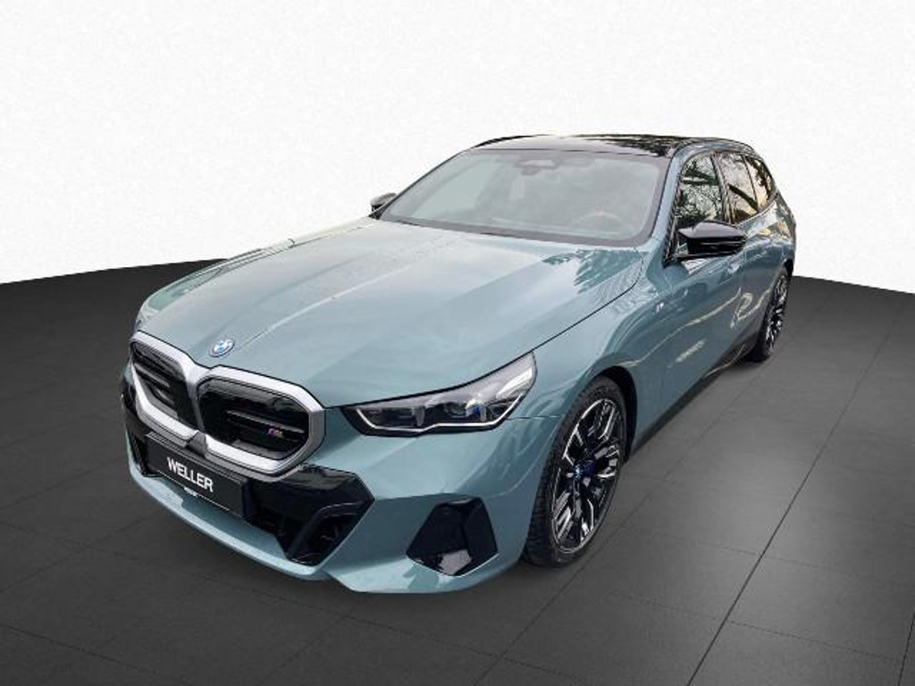 BMW i5 Touring M60