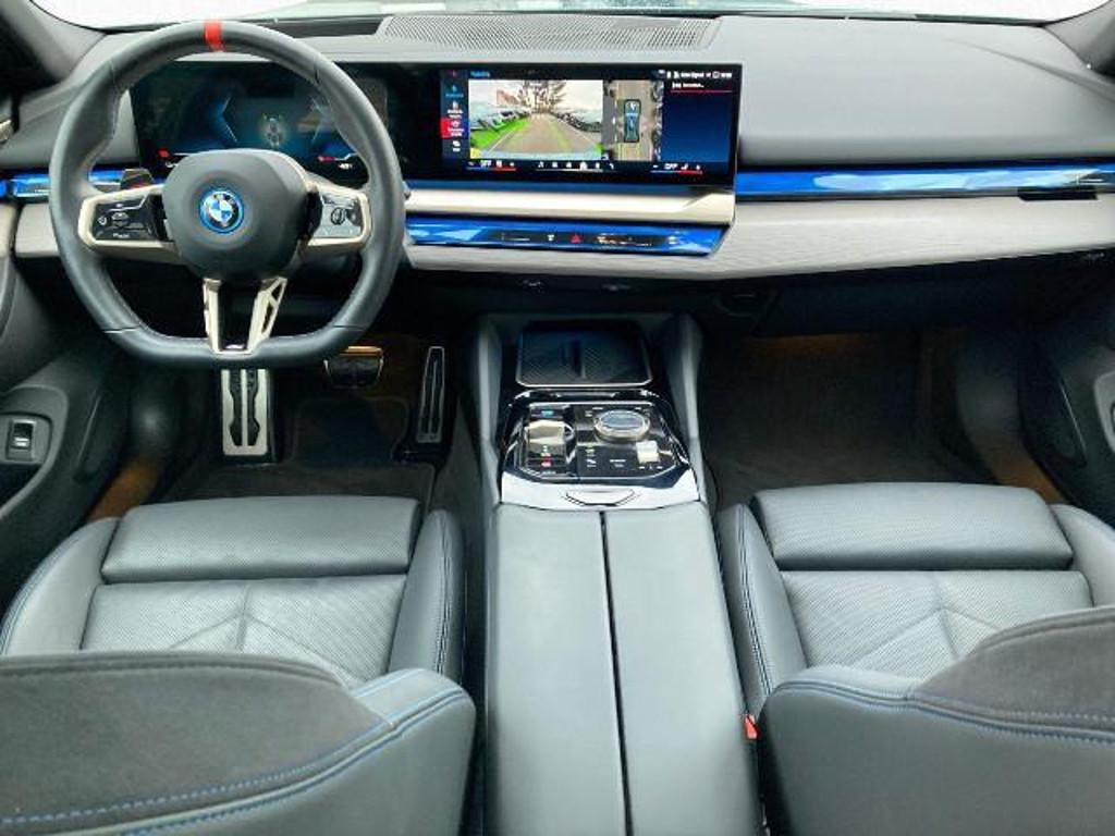 BMW i5