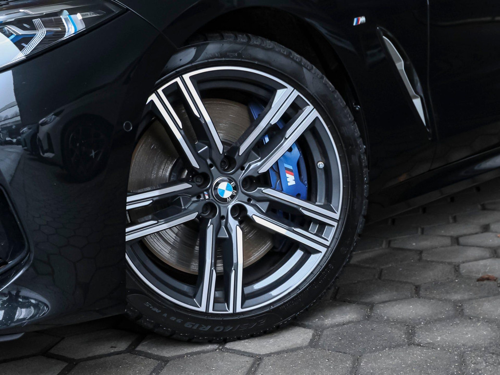 BMW M850