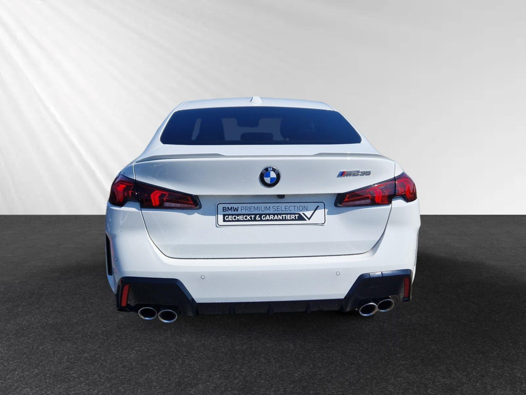 BMW M235