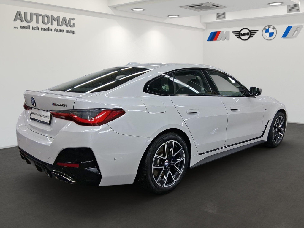 BMW M440