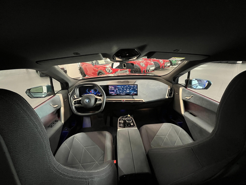 BMW iX
