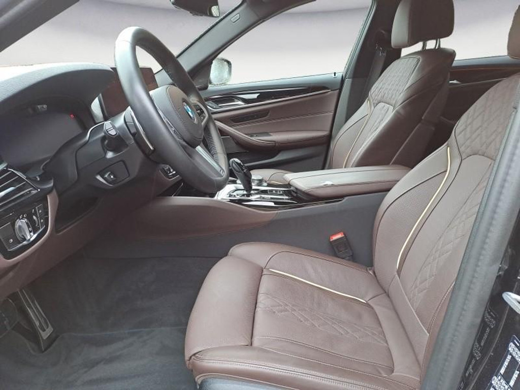 BMW M550