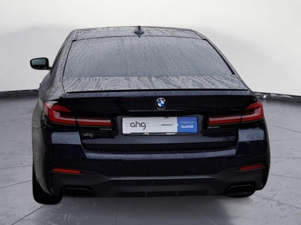 BMW M550