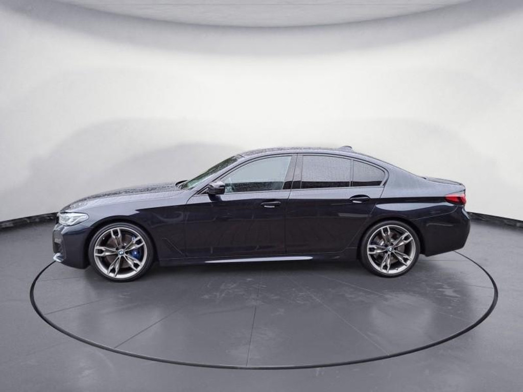 BMW M550