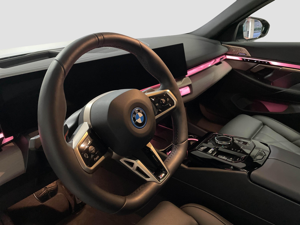 BMW i5