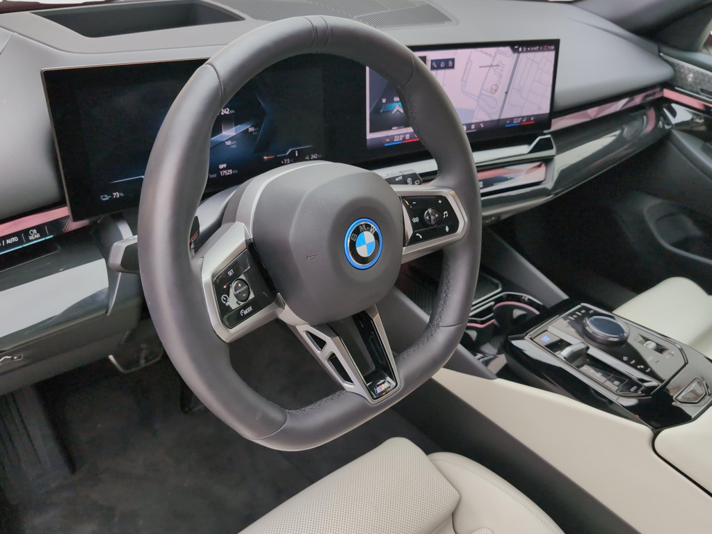 BMW i5