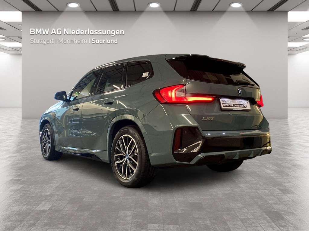 BMW iX1