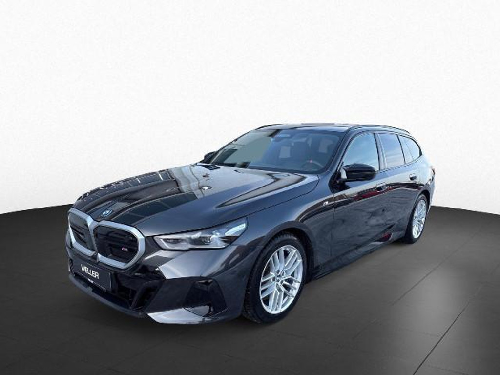 BMW i5 Touring M60