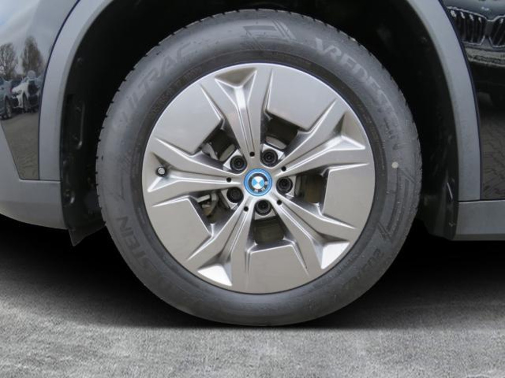 BMW iX1 xDrive30