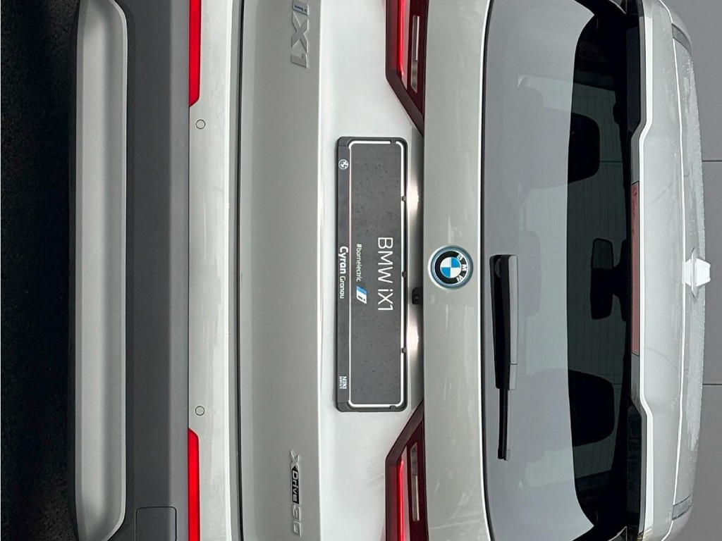 BMW iX1