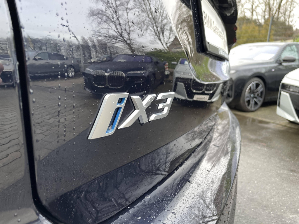 BMW iX3