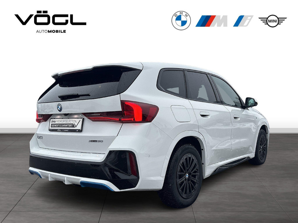 BMW iX1