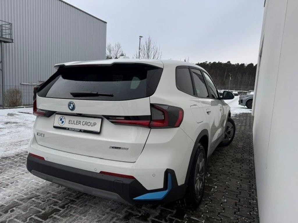 BMW iX1