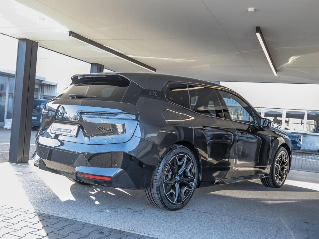 BMW iX M60