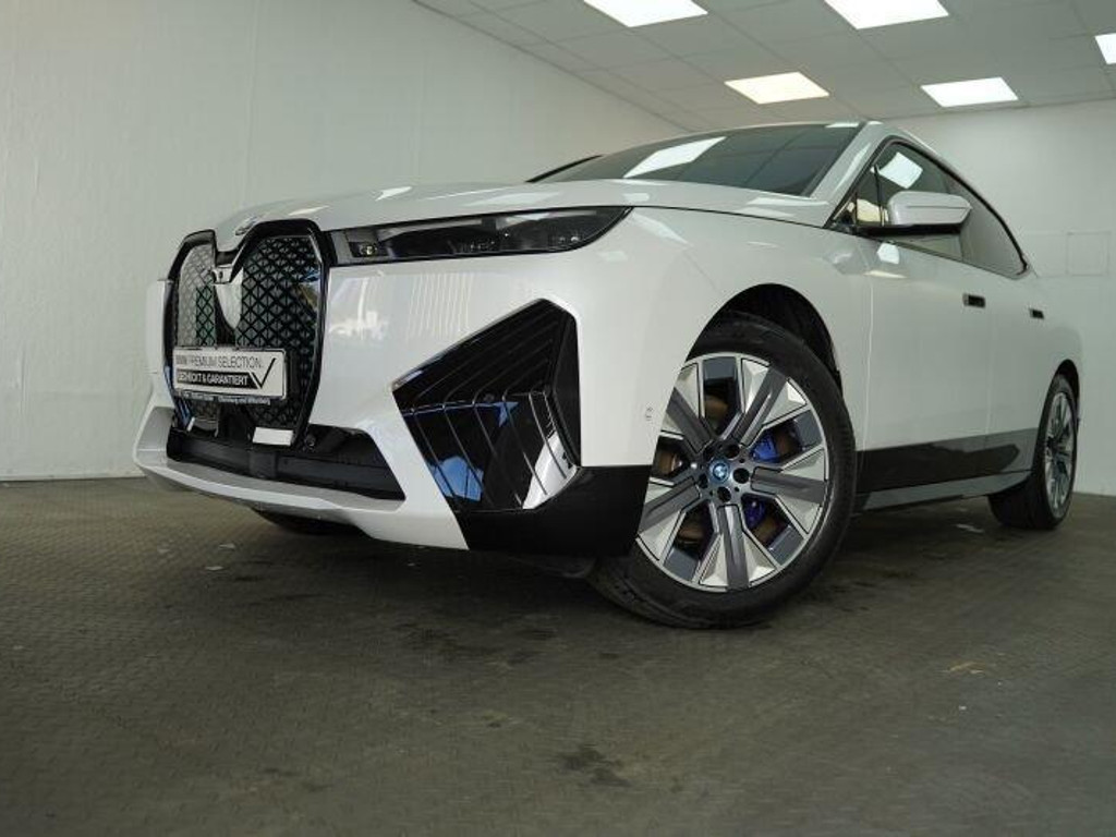 BMW iX