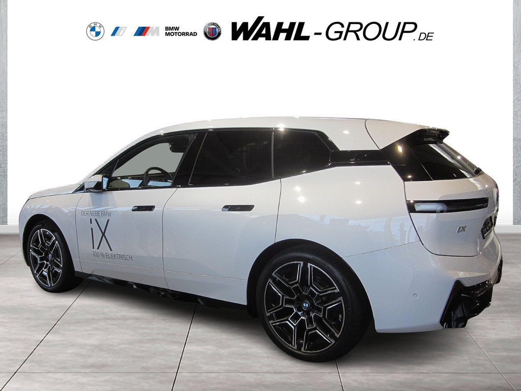 BMW iX