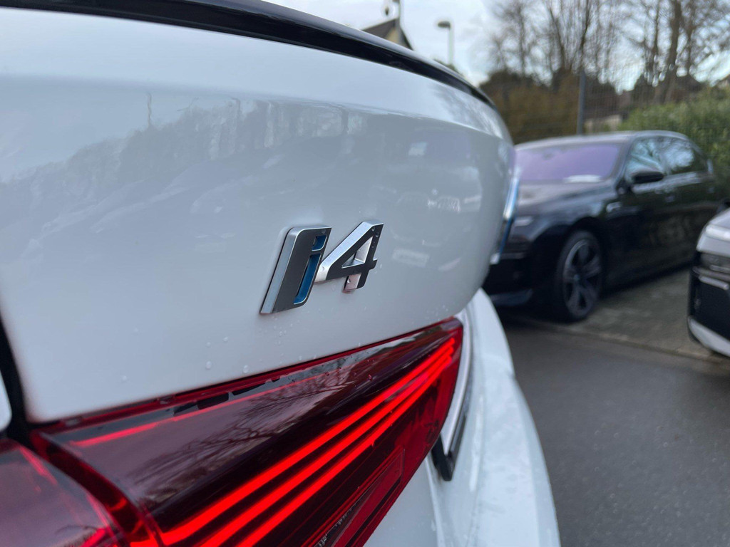 BMW i4