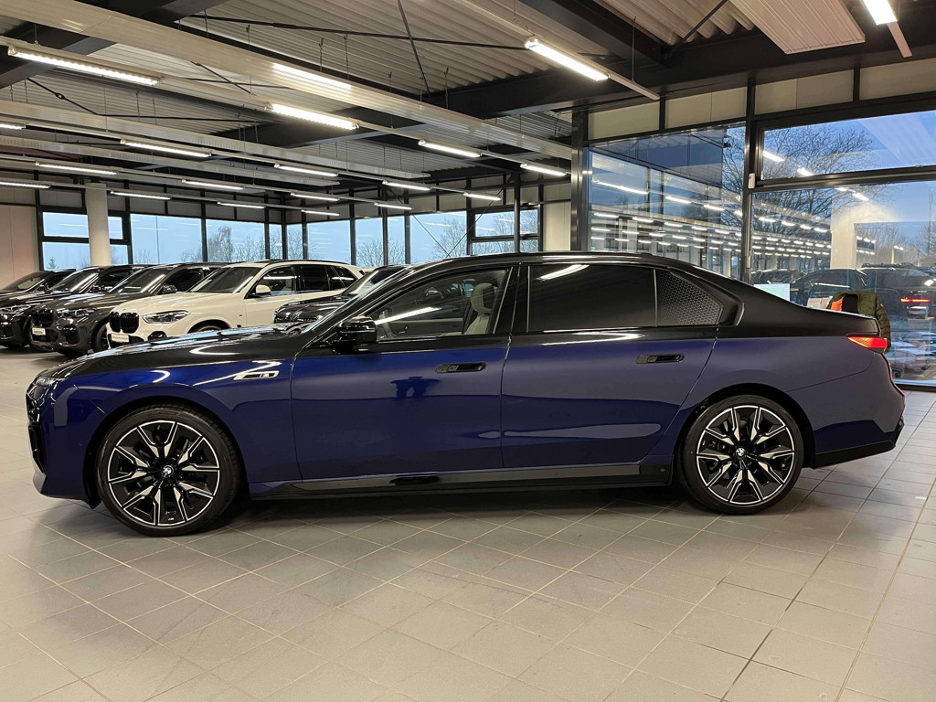 BMW i7 xDrive Sedan M70